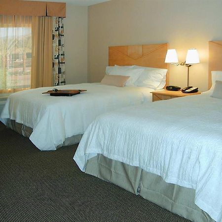 Hampton Inn & Suites Highland Сан-Бернардино Номер фото