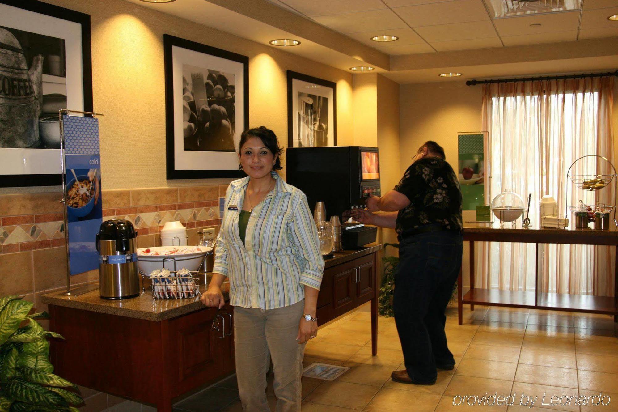 Hampton Inn & Suites Highland Сан-Бернардино Ресторан фото